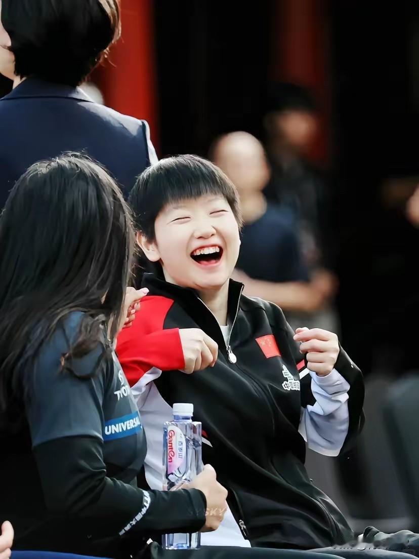 昨天抽签仪式，是什么让莎莎笑出了18岁的笑容？

哈哈，
迪亚兹第一场
抽到了桥