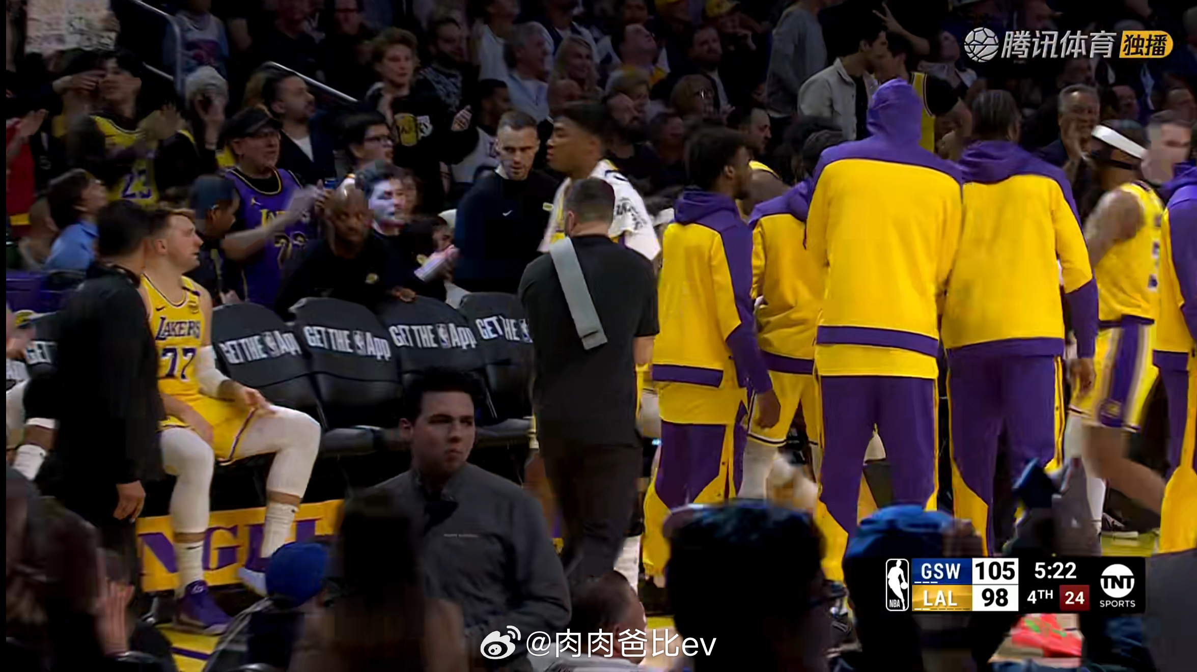 詹姆斯，小里两颗3分，湖人起势这比赛好看勇士vs湖人 ​​​