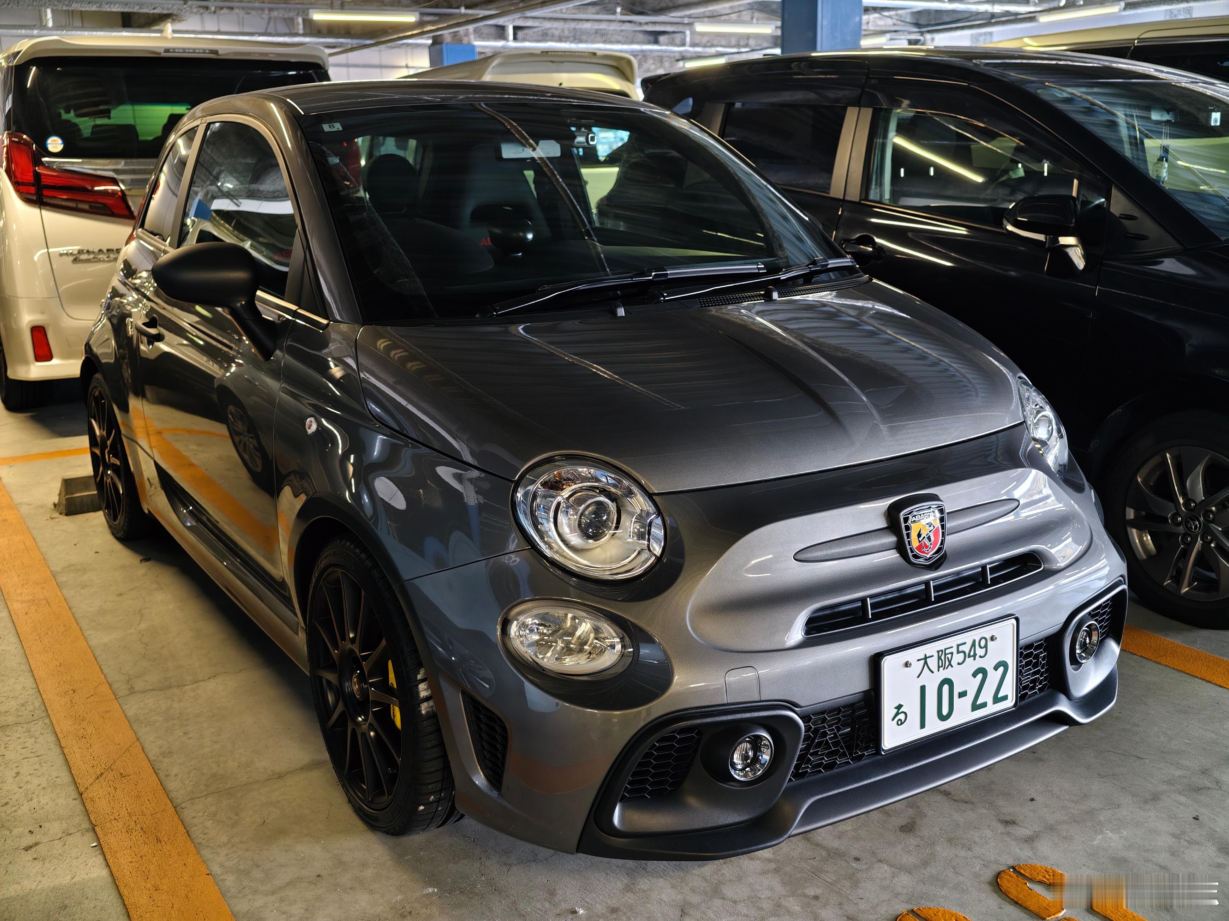 偶遇阿巴斯 Abarth 695 Competizione🦂车长不到 3.7 