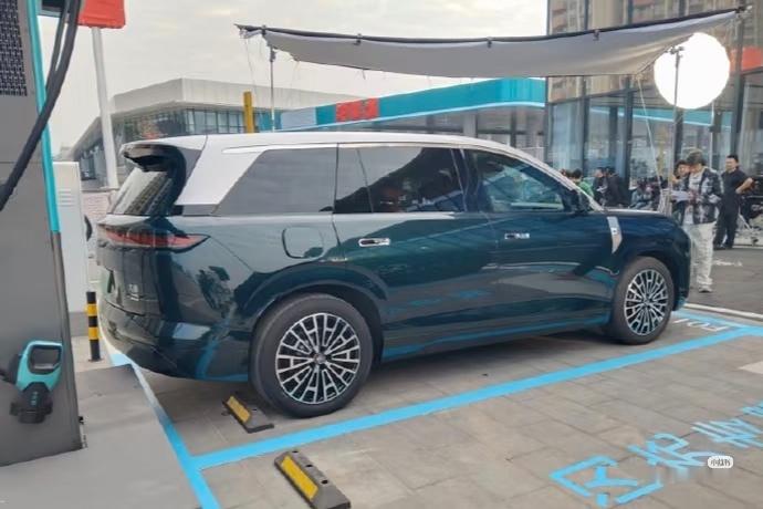 比亚迪大唐实车来了，基本一比一还原DYNASTY D 