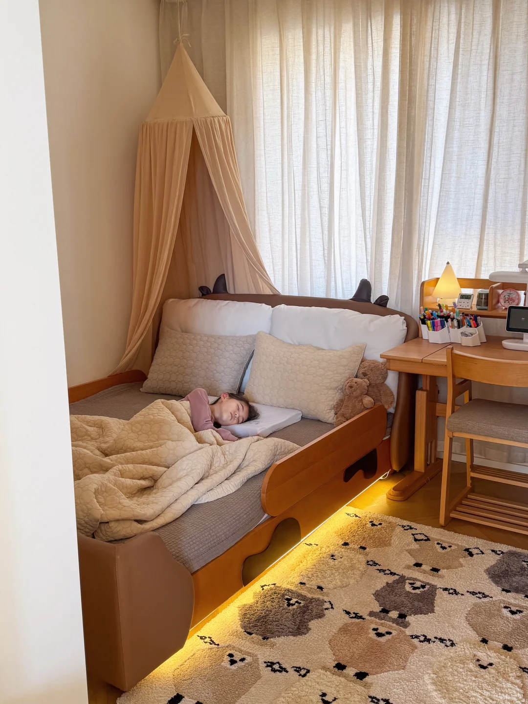 儿童房布置的最后一环，我留给了宝宝的颈椎