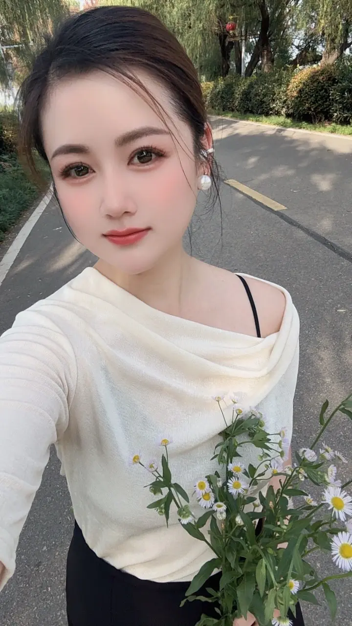 “无论你遇到什么样的困难，随时来找我”，  这句话让我羡慕了一天又一天...