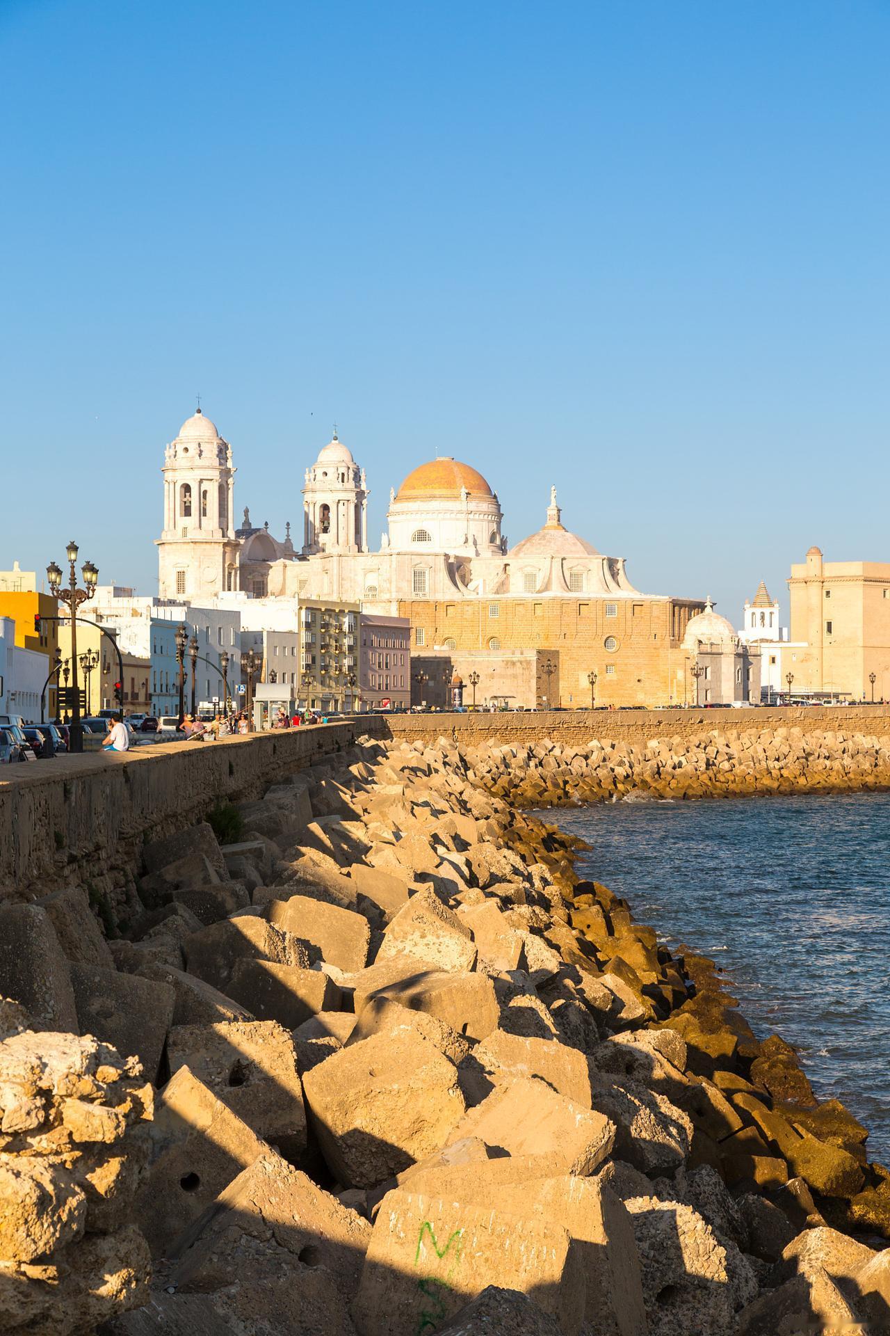 这才是特朗普最真实的想法，如果要对伊朗进行打击，一定要速战速决。

当地时间1月