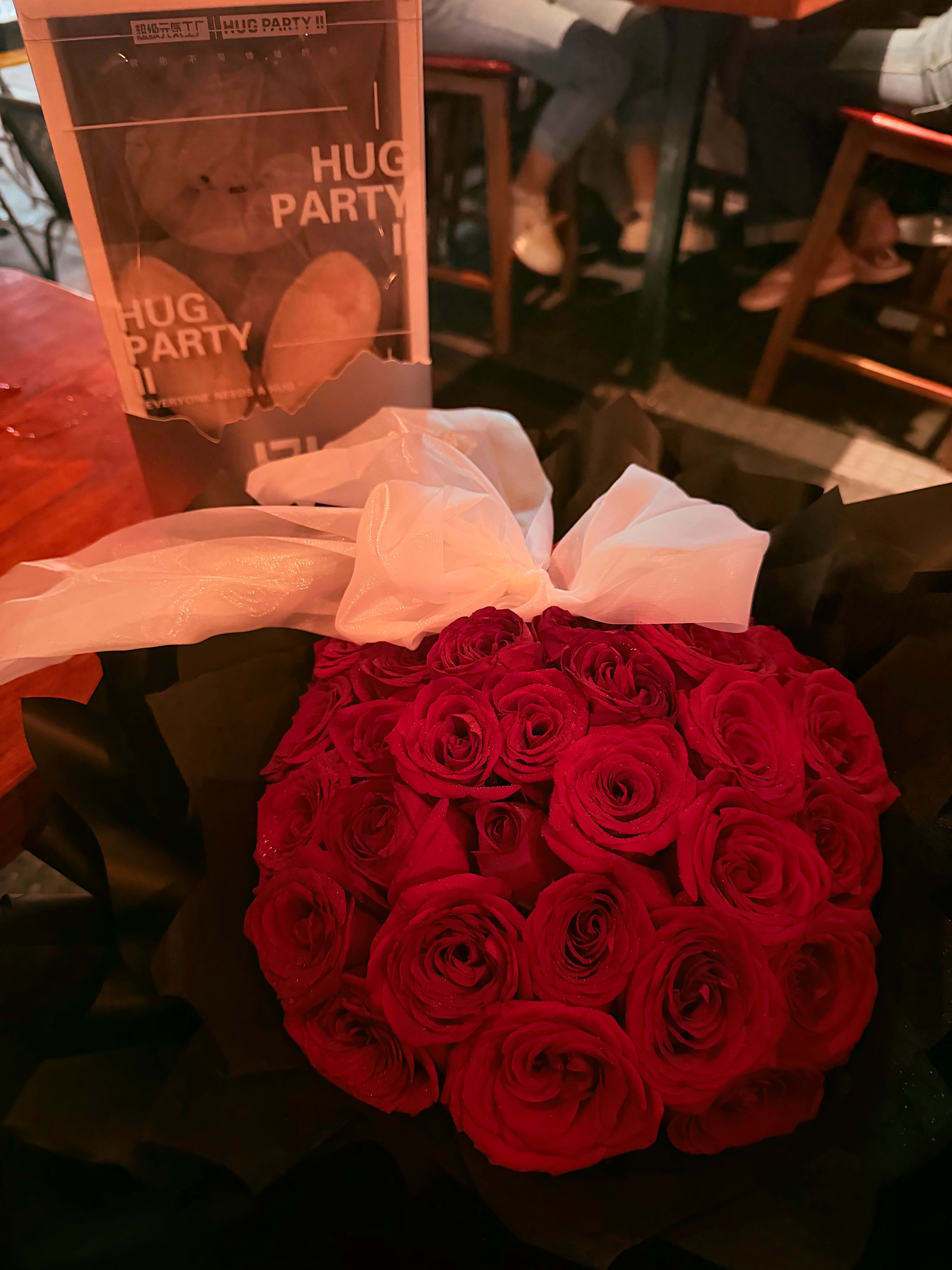 下楼一个惊喜 和我说外卖快到了 我还想着是什么好吃的。 