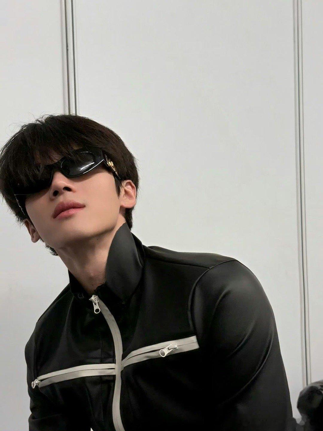 闫桉不定期营业，特工来袭！ ​​​