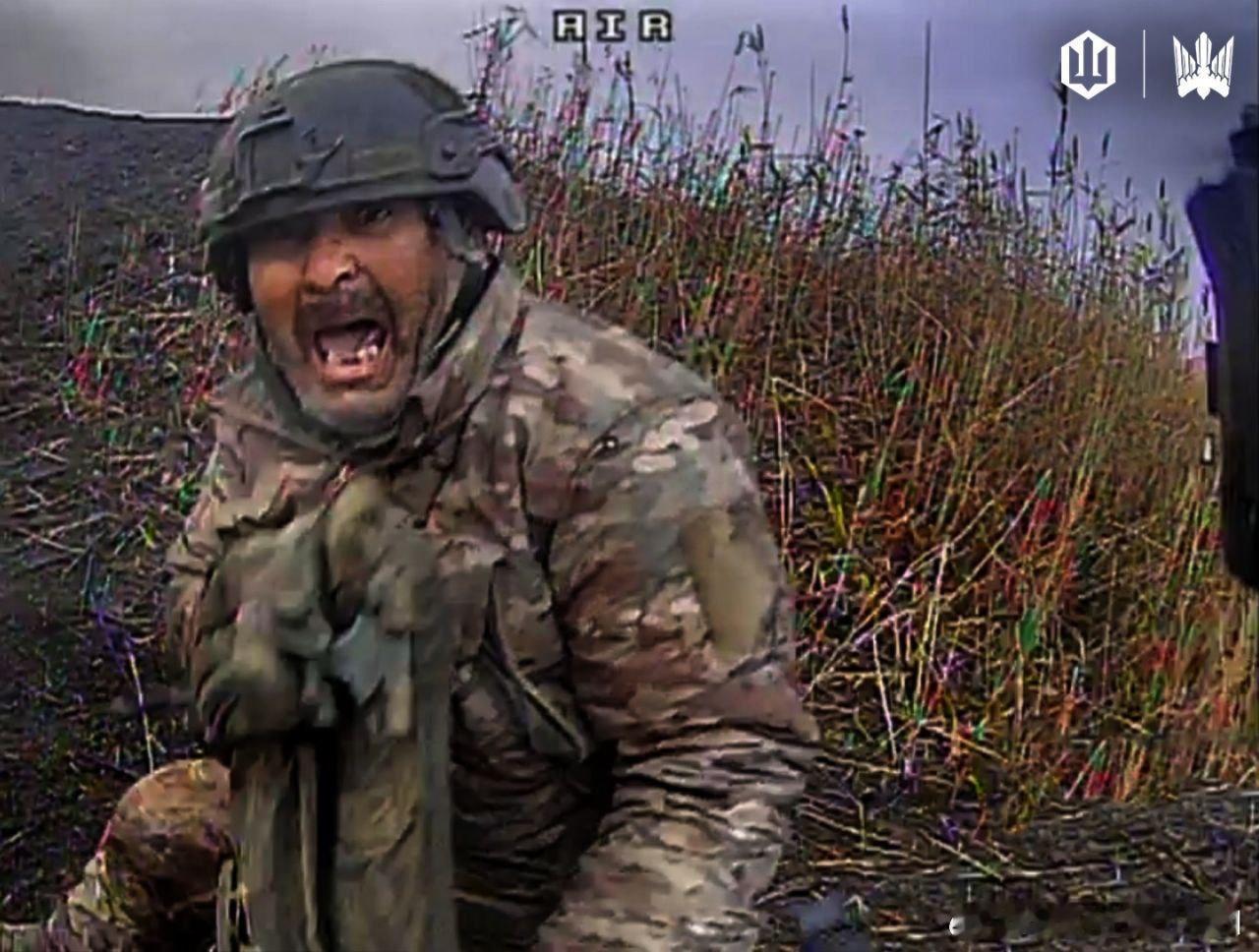 俄军看到乌克兰的无人机的表情 