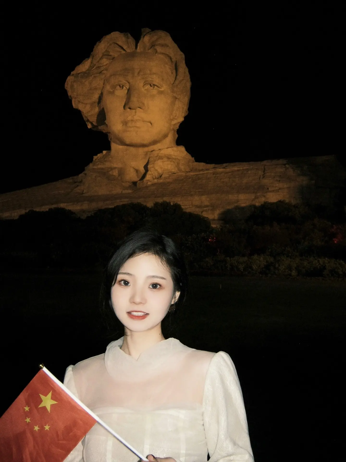 湘江北去，🍊橘子洲头。  国泰民安