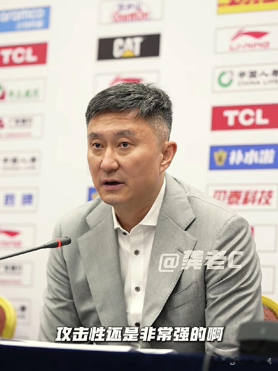 杜峰回应最近输球原因，总结一句话就是球队太年轻！

在广东主场迎战新疆队赛后，杜