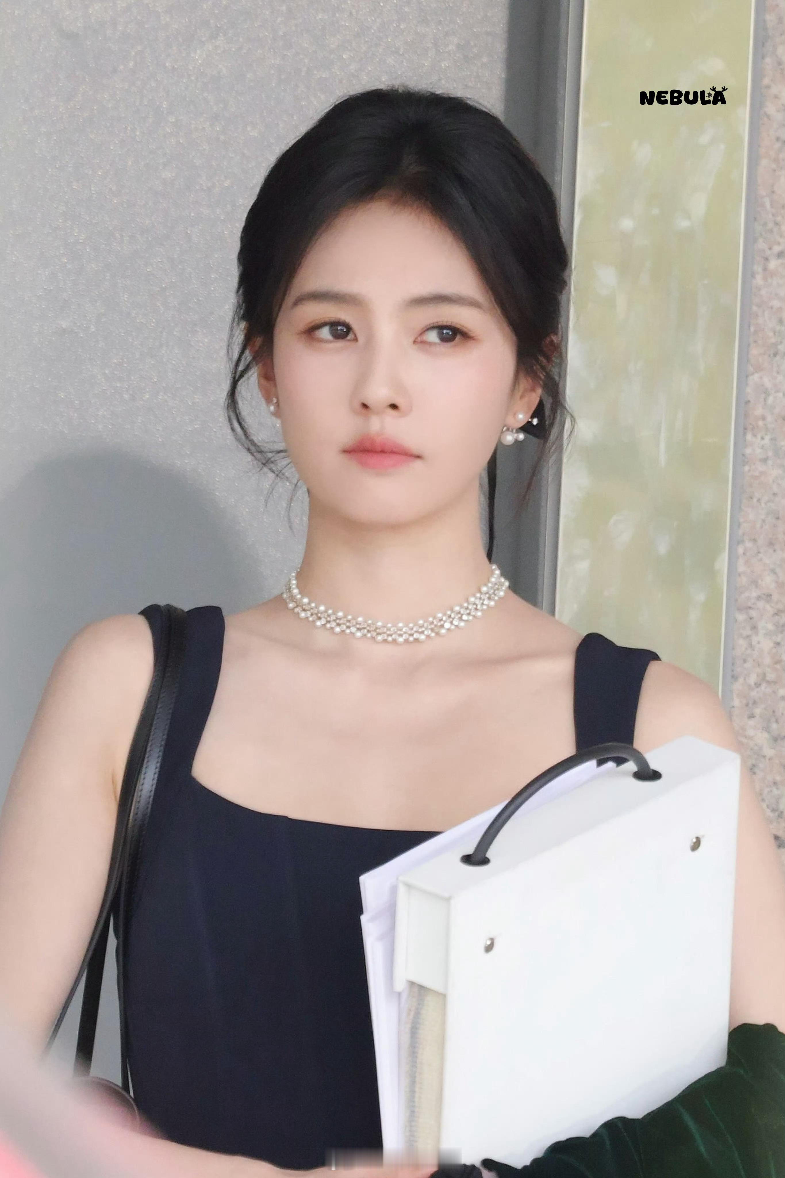 开到荼蘼白鹿王韵娜小黑裙 