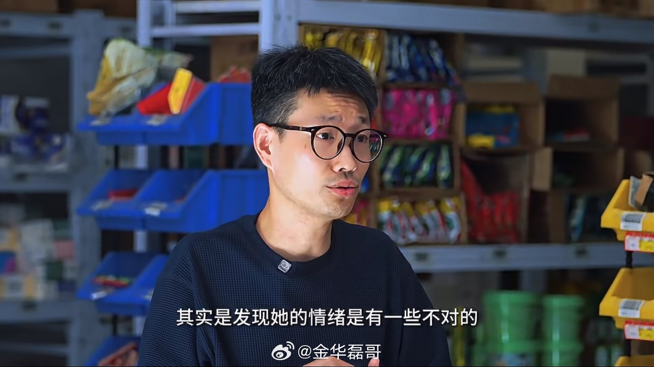 湖南夫妻40平小店的百店成长路从40平小店到百家仓店，真的是有头脑才行，他们靠双