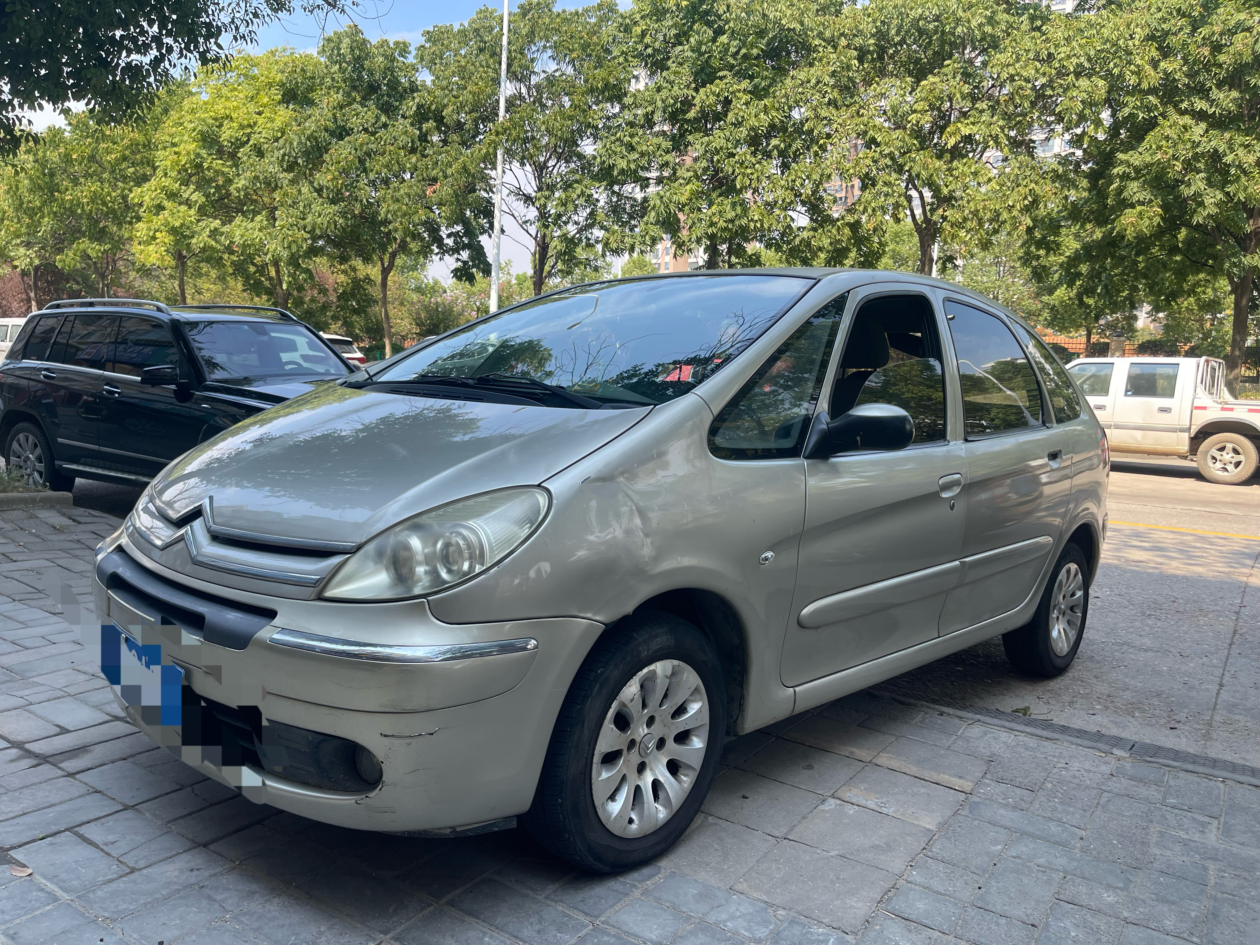 江汉大学拿下一台07年11月上牌毕加索2.0L手动 7万多公里 车主辛叔  拍着