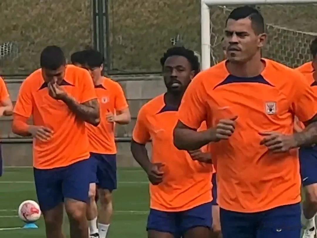 强心剂！泰山队两大好消息，第一，知情人透露门神王大雷已和球队完成续约；第二，贾德