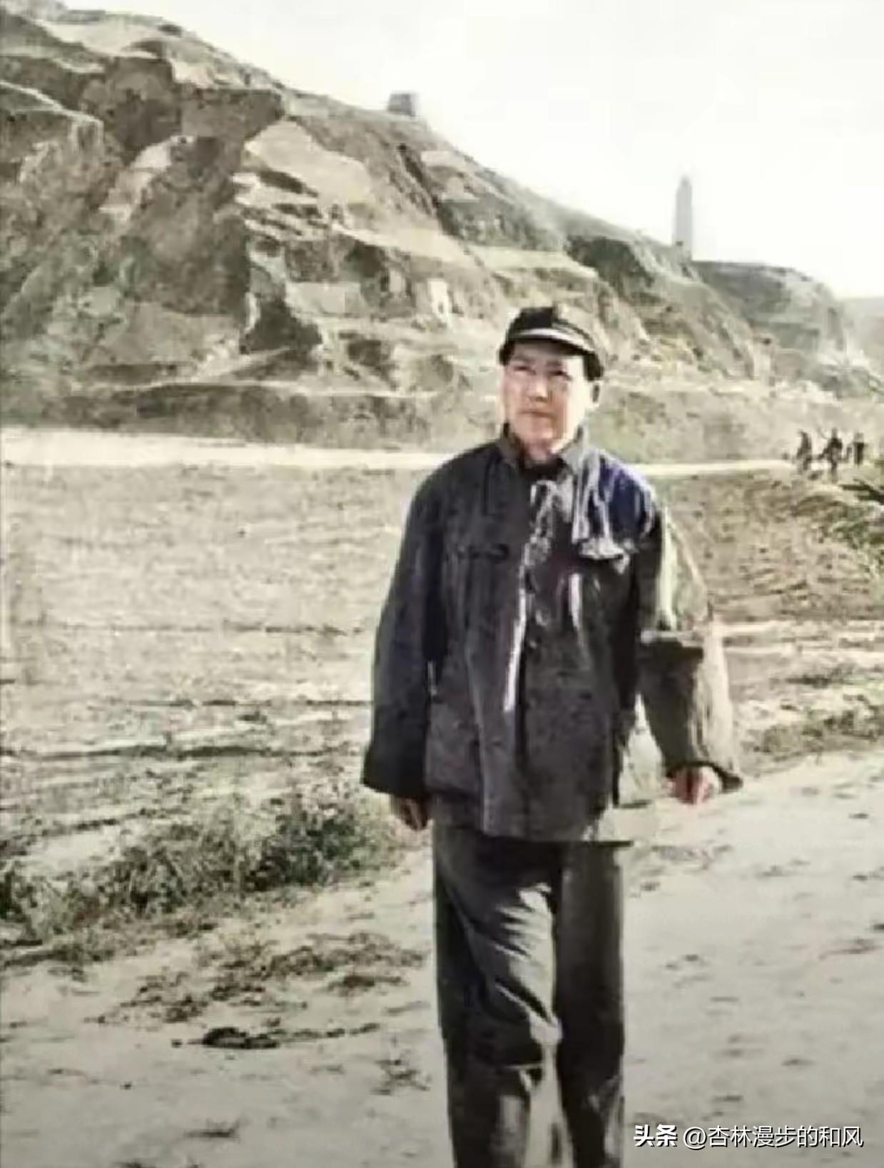 [微风]想来谁有毛主席难？看到下面这段话后，让人瞬间泪目！毛主席曾这样说道：我们