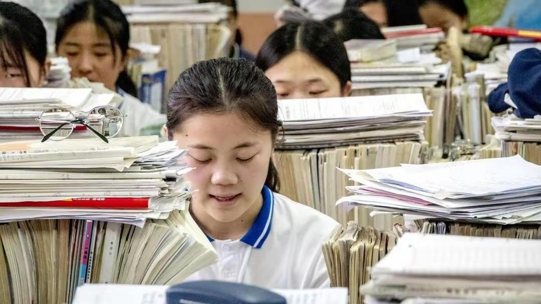 甚至学习能力强的也可以抽着点时间去锻炼锻炼身体，好好放松一下，让自己更有精力投入