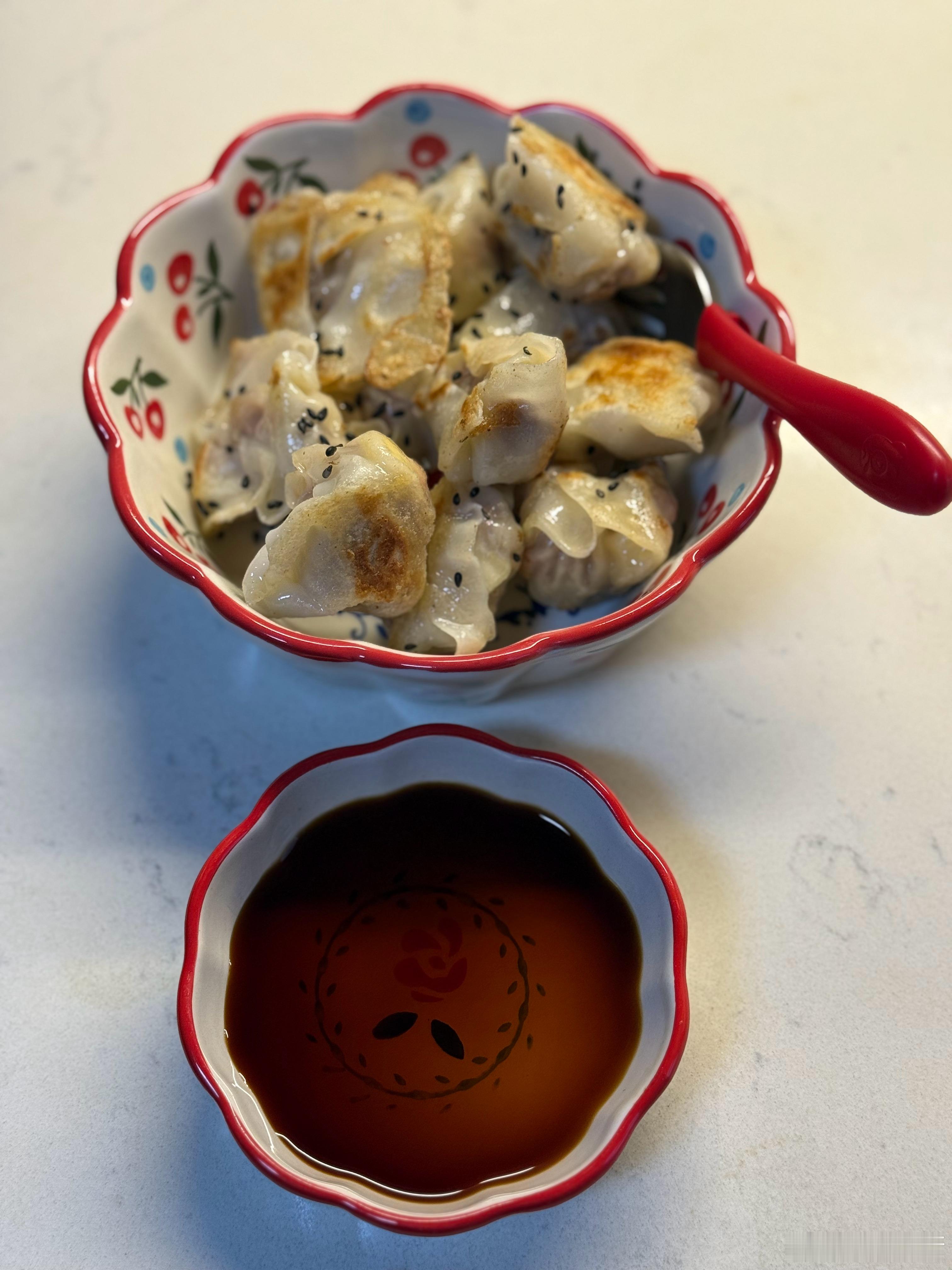 早安～今年不是突然流行拍卡片嘛我娃玩的少周末的时候下楼和他们拍一下结果梦里还在拍