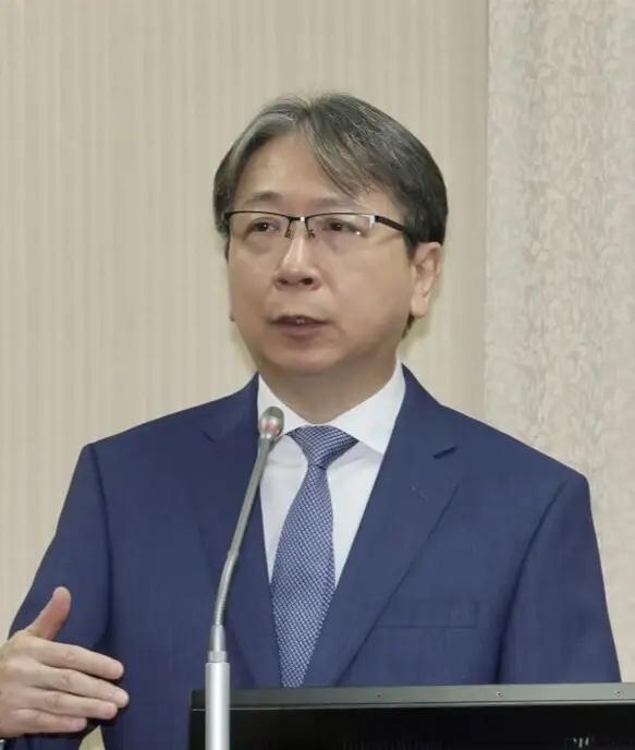 解放军下周发动“联合利剑-C”围台军演？台湾情报头子蔡明彦回应了！绿媒称，大陆2