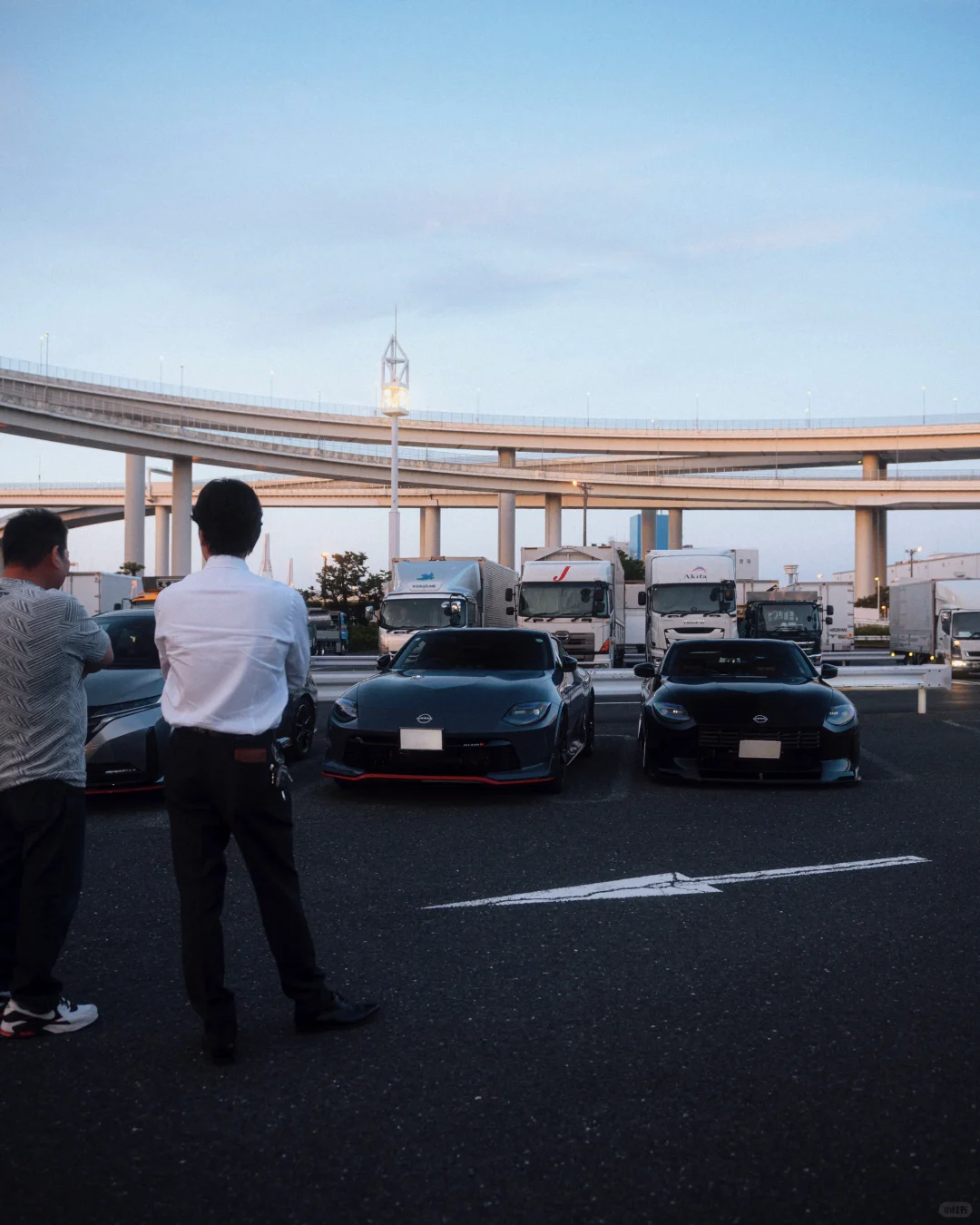 不想拍这车 但光线太好了忍不住