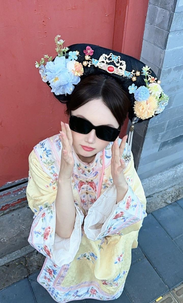来北京怎么能不穿格格装呢。当了一天故宫格格