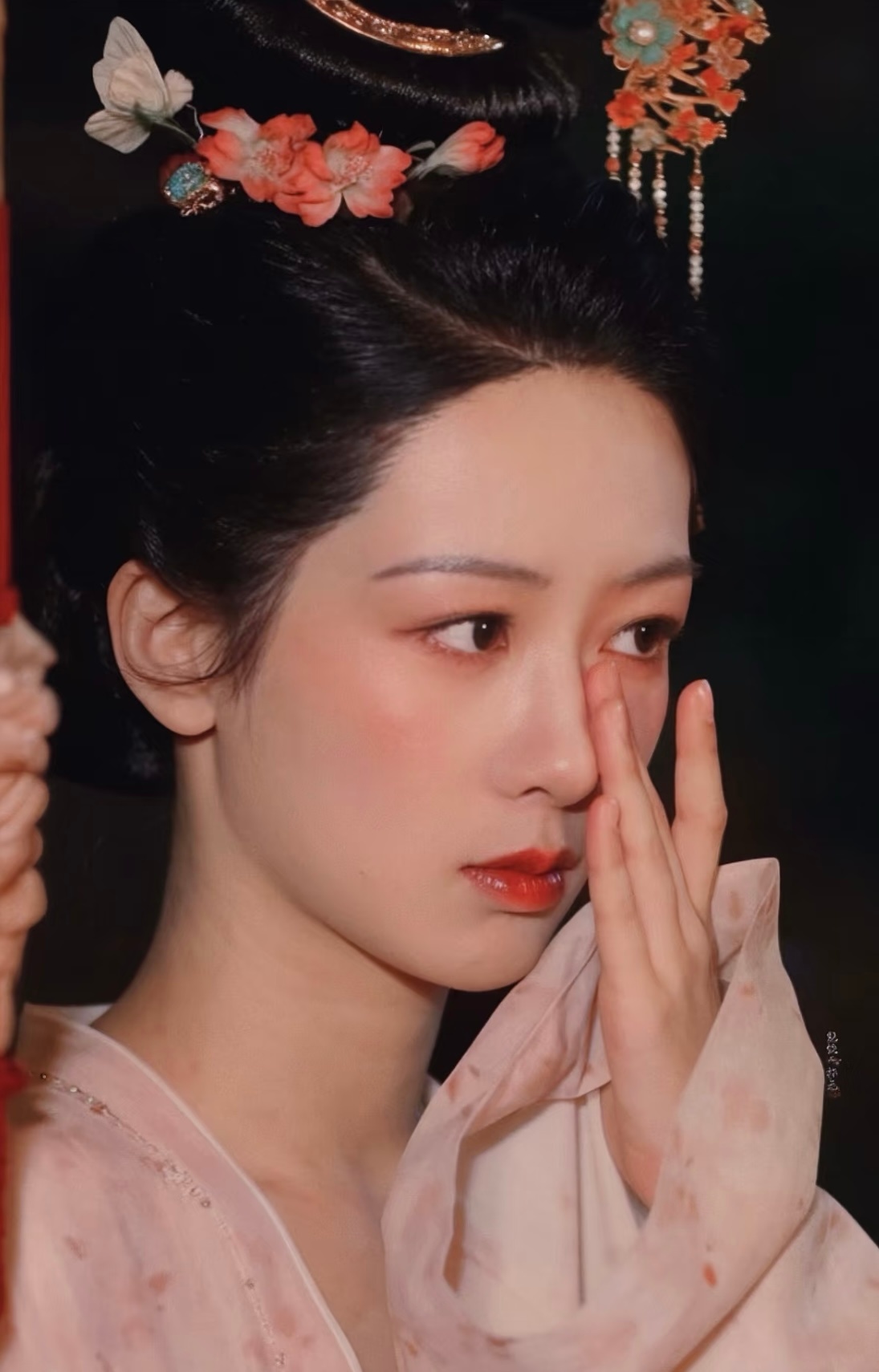 我不行了，此女甚是美丽😍，我要去刷国色芳华了