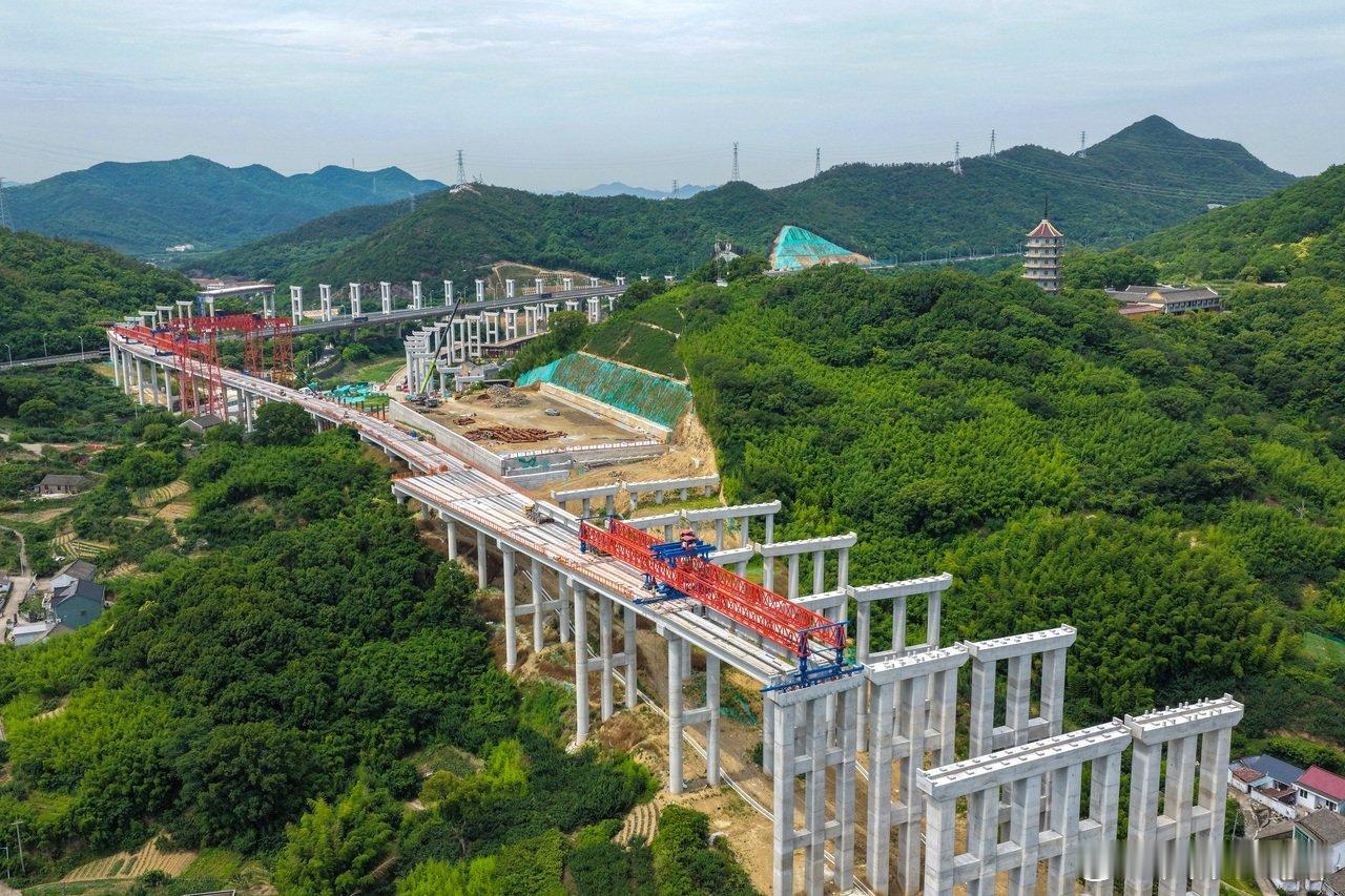 作为浙江省“十四五”综合交通运输体系规划中“甬舟一体化”交通互联互通的核心工程，