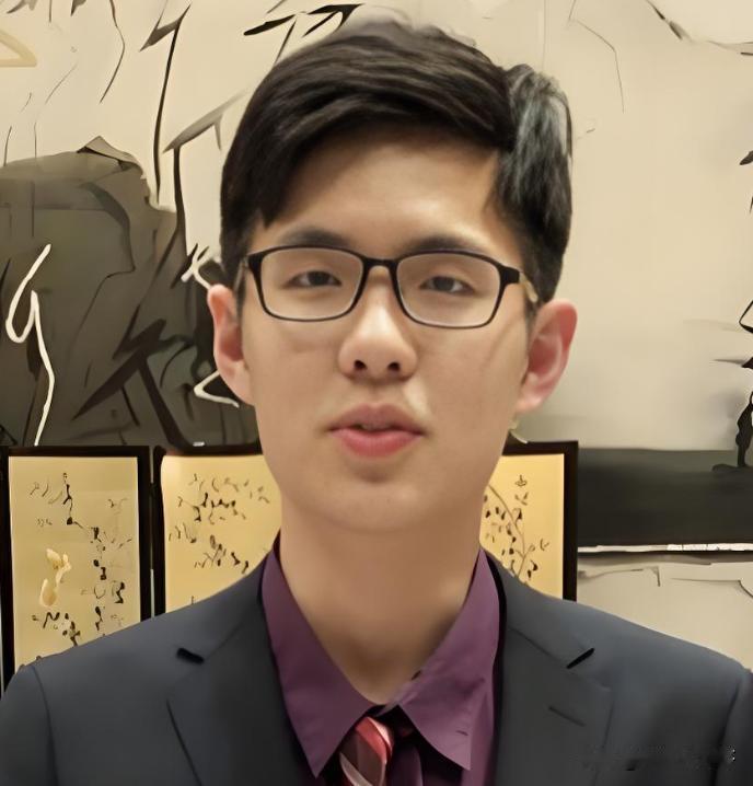 陈逸贤，杭州第二中学走出的超级学霸，全国英语演讲比赛总冠军，清华大学物理系尖子生