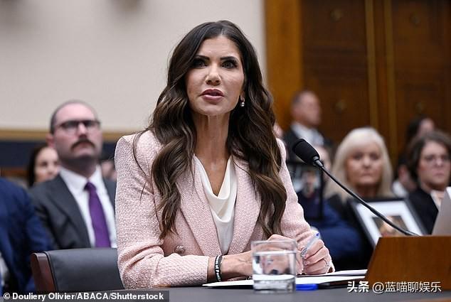 克里斯蒂·诺姆被解职后，白宫新闻秘书莱维特回应。
“总统感谢诺姆帮助我们拥有美国