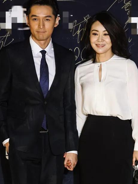 一次，胡歌对闫妮说：“咱俩一接吻，我怎么就变得五迷三道，失了魂魄。”闫妮一愣，随