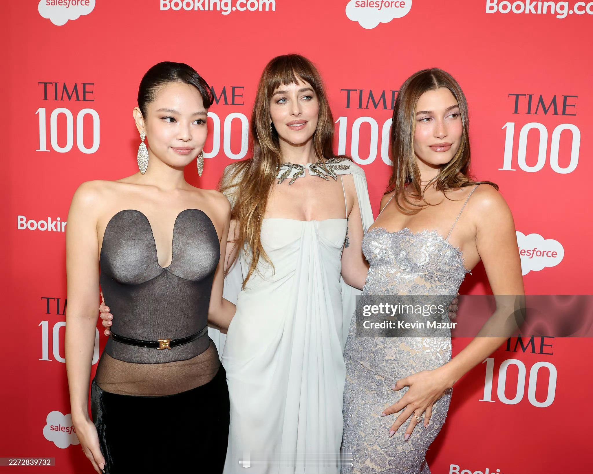 三人后台合影Jennie达妹海莉合影Jennie达妹海莉合照