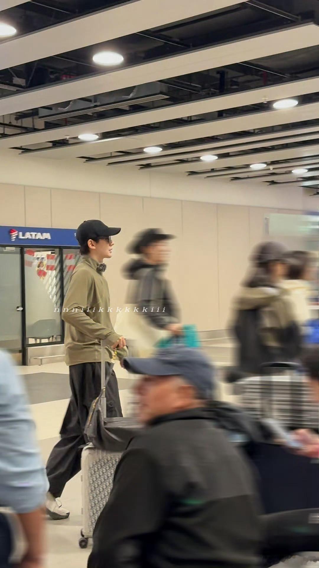 邓为花儿与少年8邓为花少运动风穿搭 邓为运动系男友 钻石的运动男友好似止痛药💊