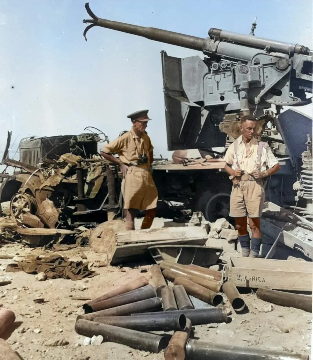 1942年7月4日，新西兰准将Howard Kippenberger和...