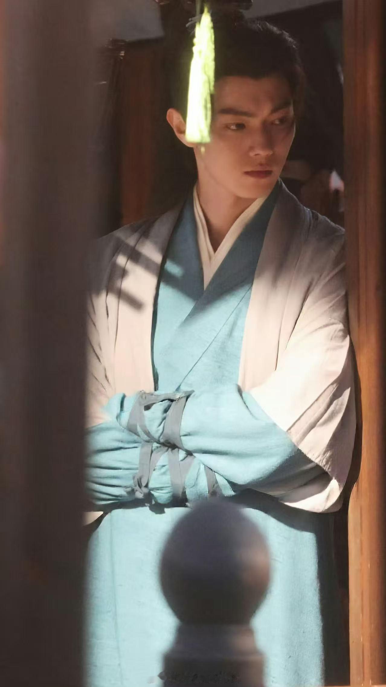 许凯天都异闻录第三套造型路透许凯天都异闻录第三套造型许凯天都异闻录第三套造型，咋