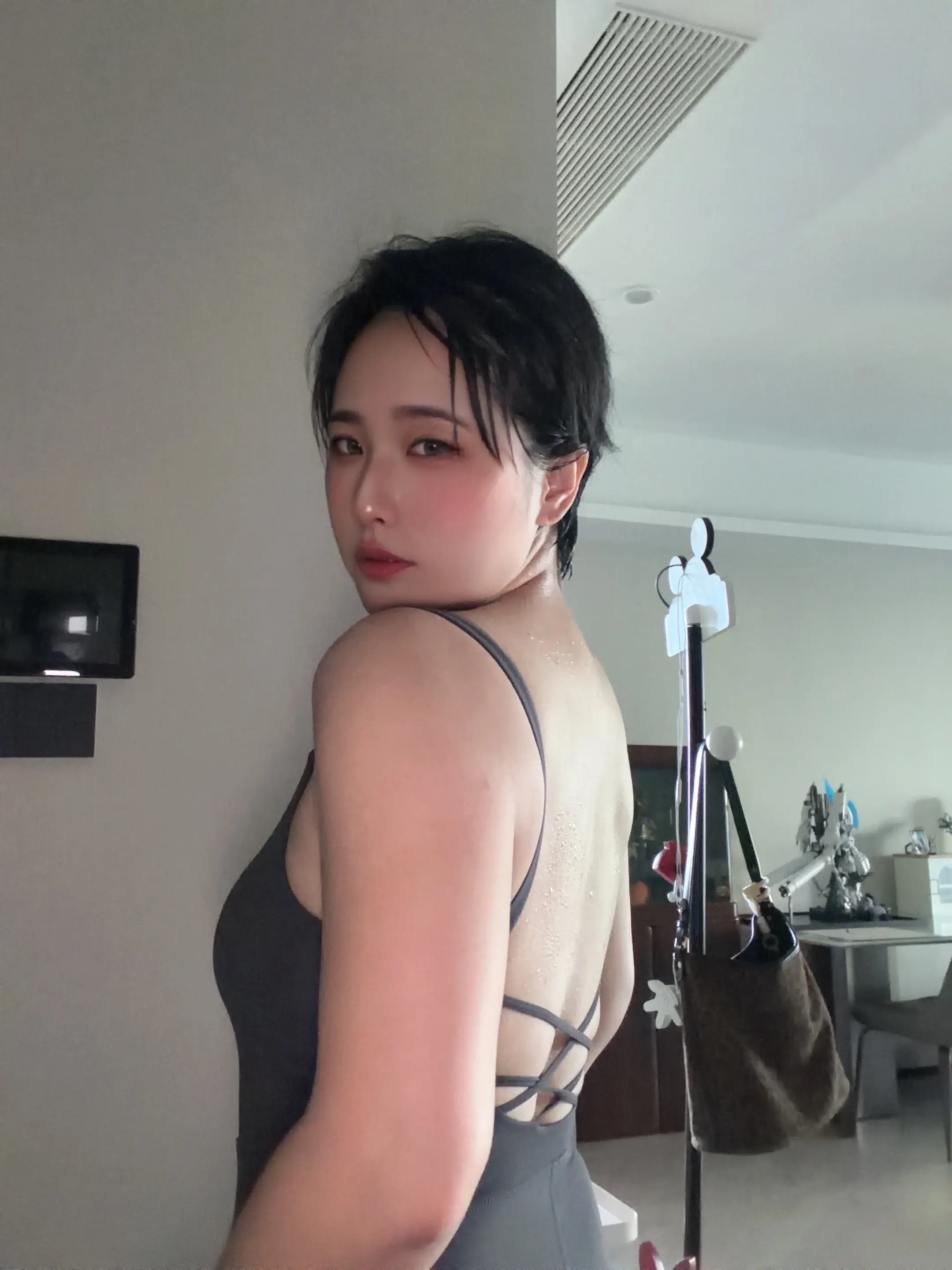 短发有肉感