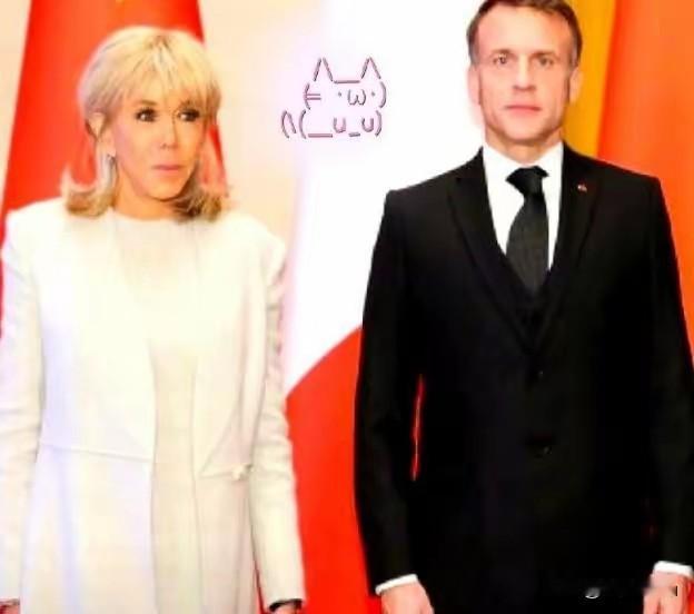 马克龙访华谈生意 全世界镜
头都对着他72岁老婆拍
2025年12月3日，马克龙