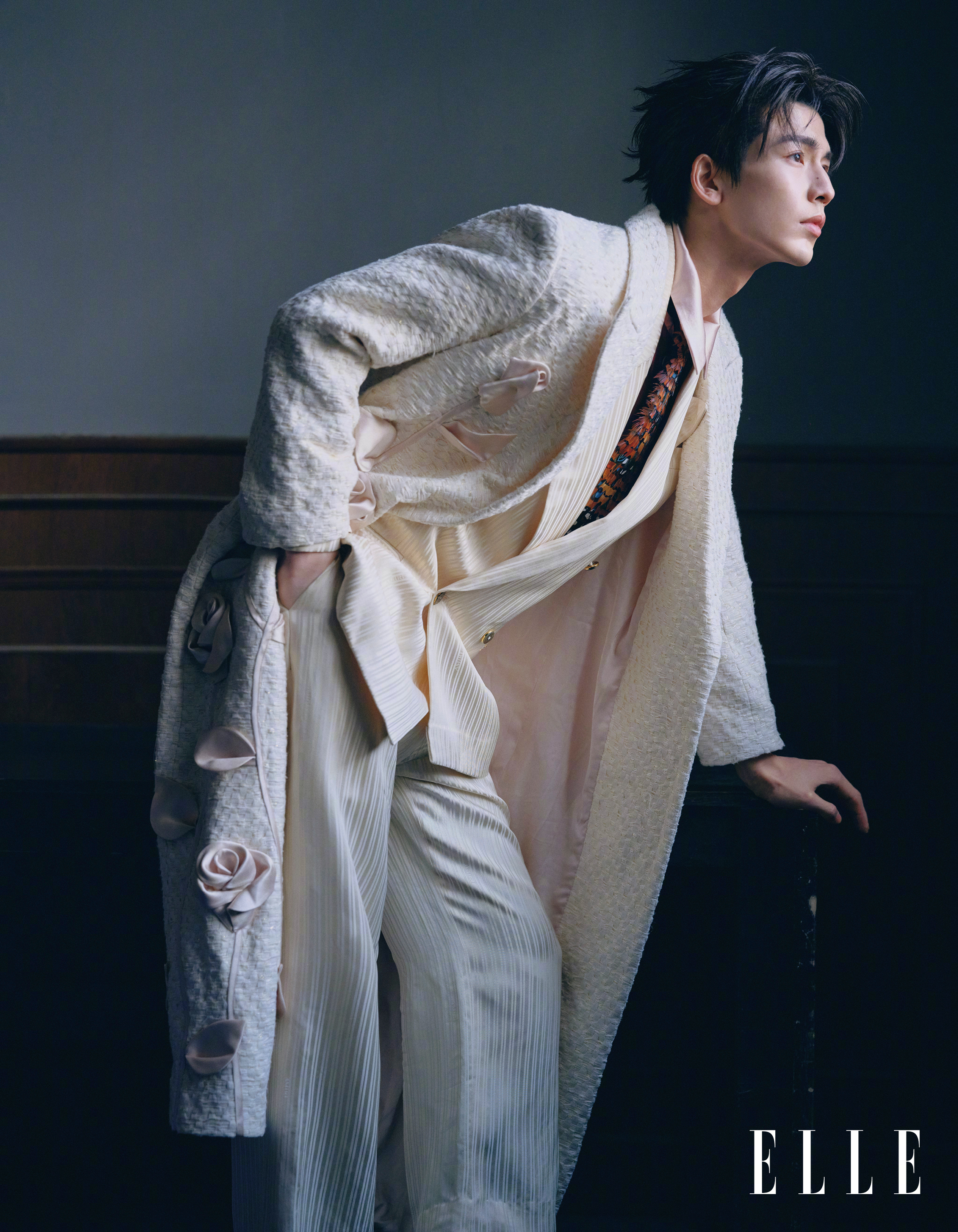 张凌赫 本虫也来支持一波凌赫的首本五大女刊《ELLE世界时装之苑》最近看武安侯实