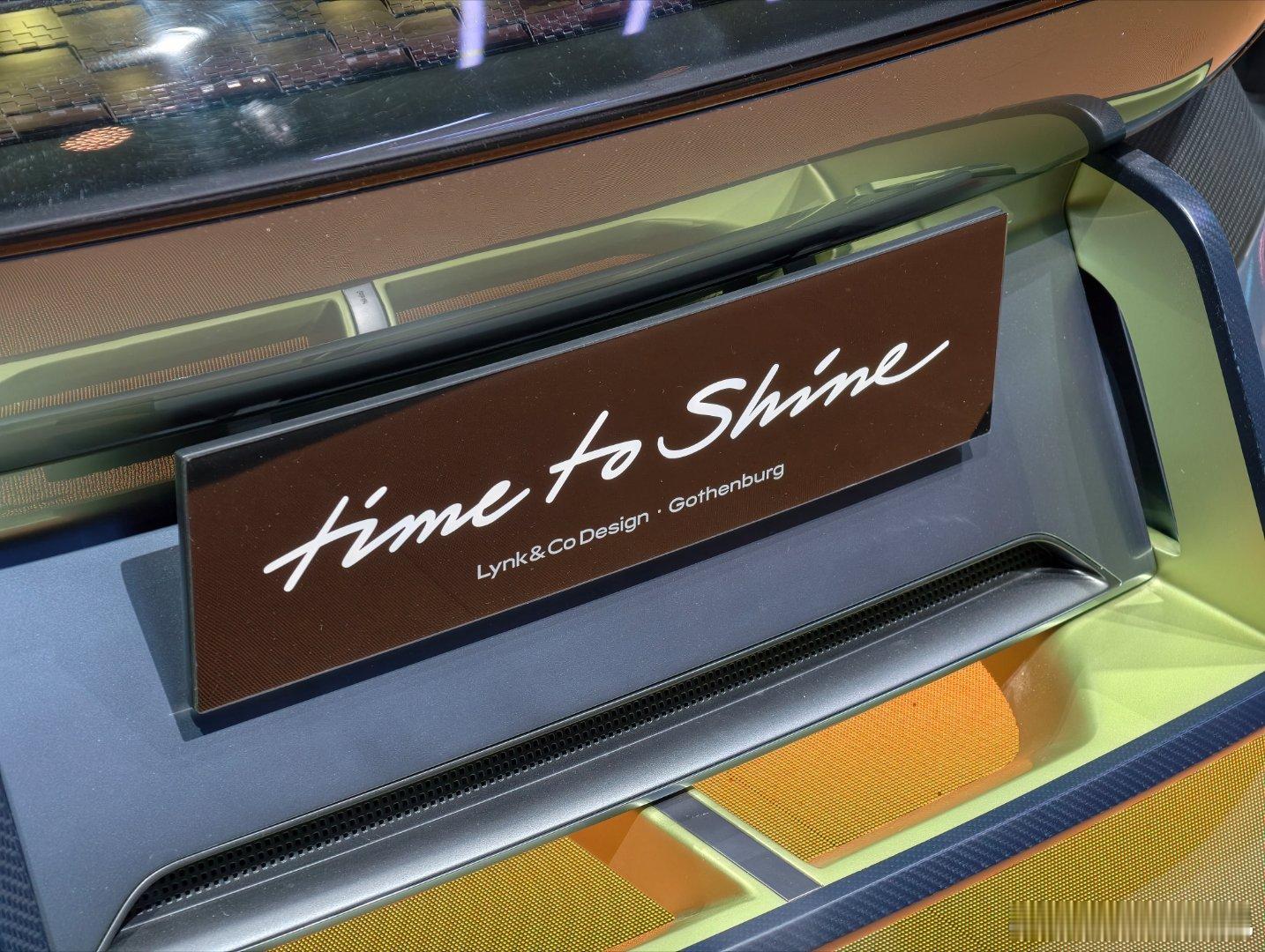 帅帅帅帅帅太帅了，而且感觉最好的是 这个概念车没有那么超脱于量产，感觉过两年马上