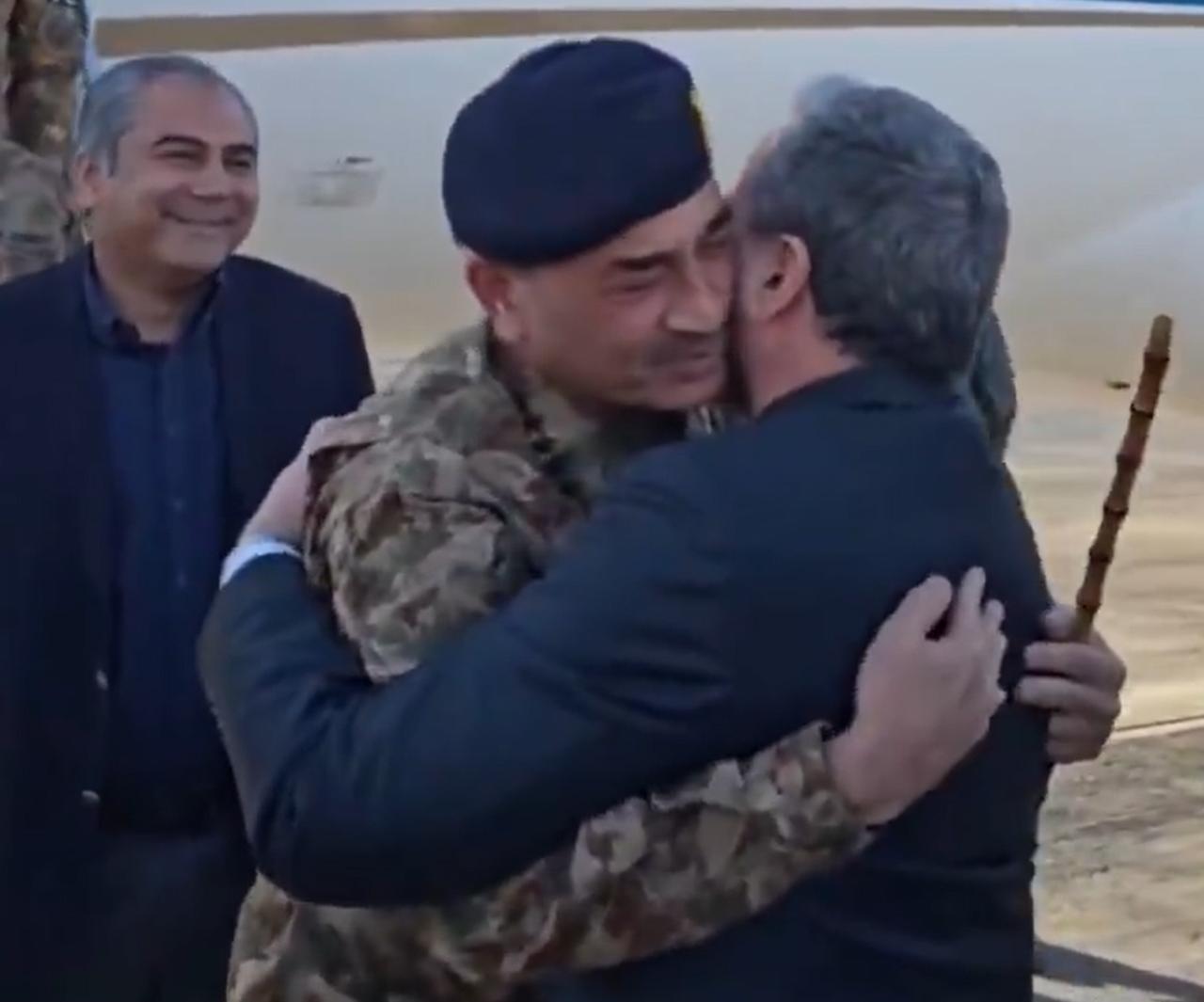 巴基斯坦访问伊朗的，是军事代表团。而且还是巴基斯坦国防军总司令穆尼尔率领。

这