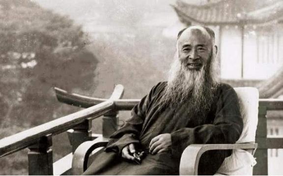 1941年，张大千在甘肃武威，第一次见到军阀马步青。因为几个月来，张大千在敦煌莫