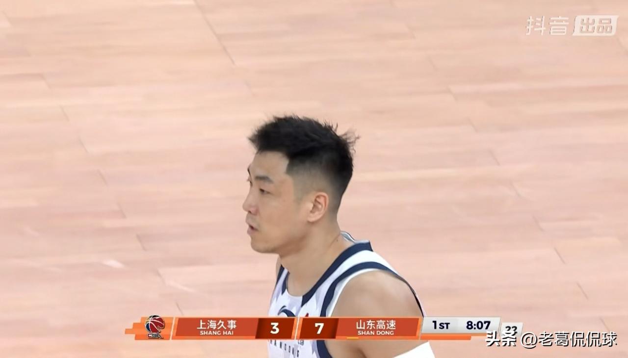 我强烈建议山东高速主帅邱彪弃用高诗岩！在今天山东高速客场挑战上海久事的比赛中，目