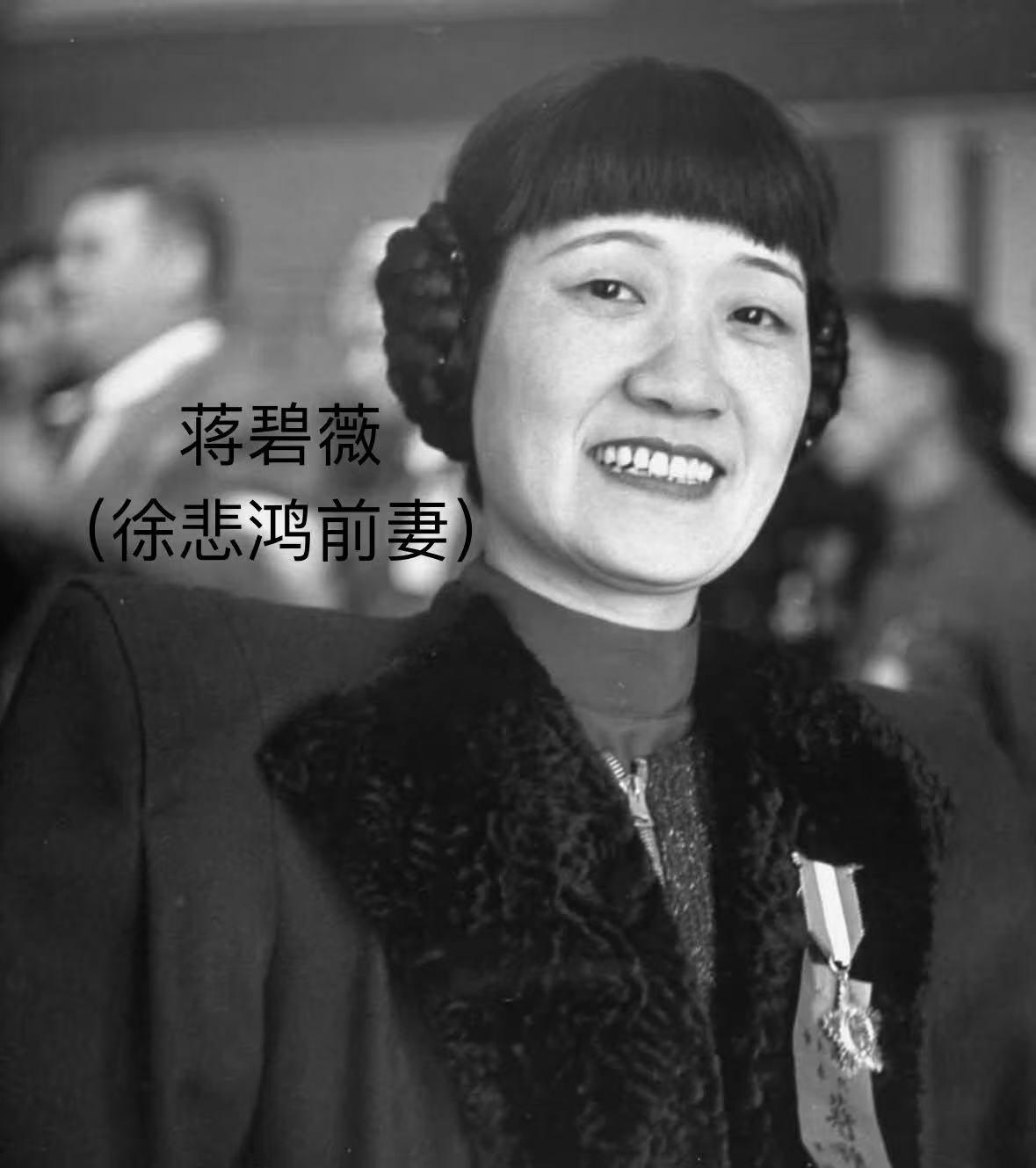 1946年，抗战胜利翌年，江苏南京，部分“国民大会”代表历史留影！

不看照片文