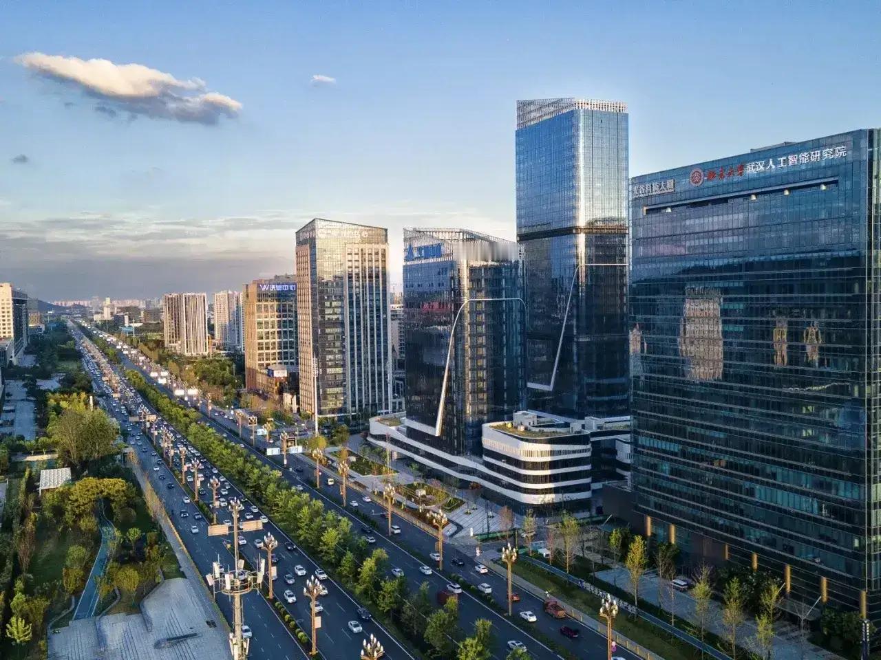 这就是赤裸裸的事实，最新预测：未来五年我国中西部地区第一城的概率：
1、武汉——