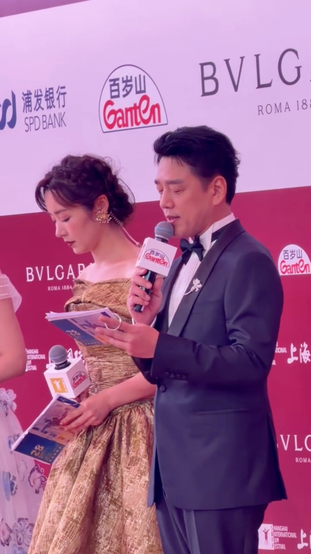 王耀庆老钱风嗓音上海国际电影节低沉醇厚又自带矜贵质感，王耀庆的老钱风嗓音适配上海