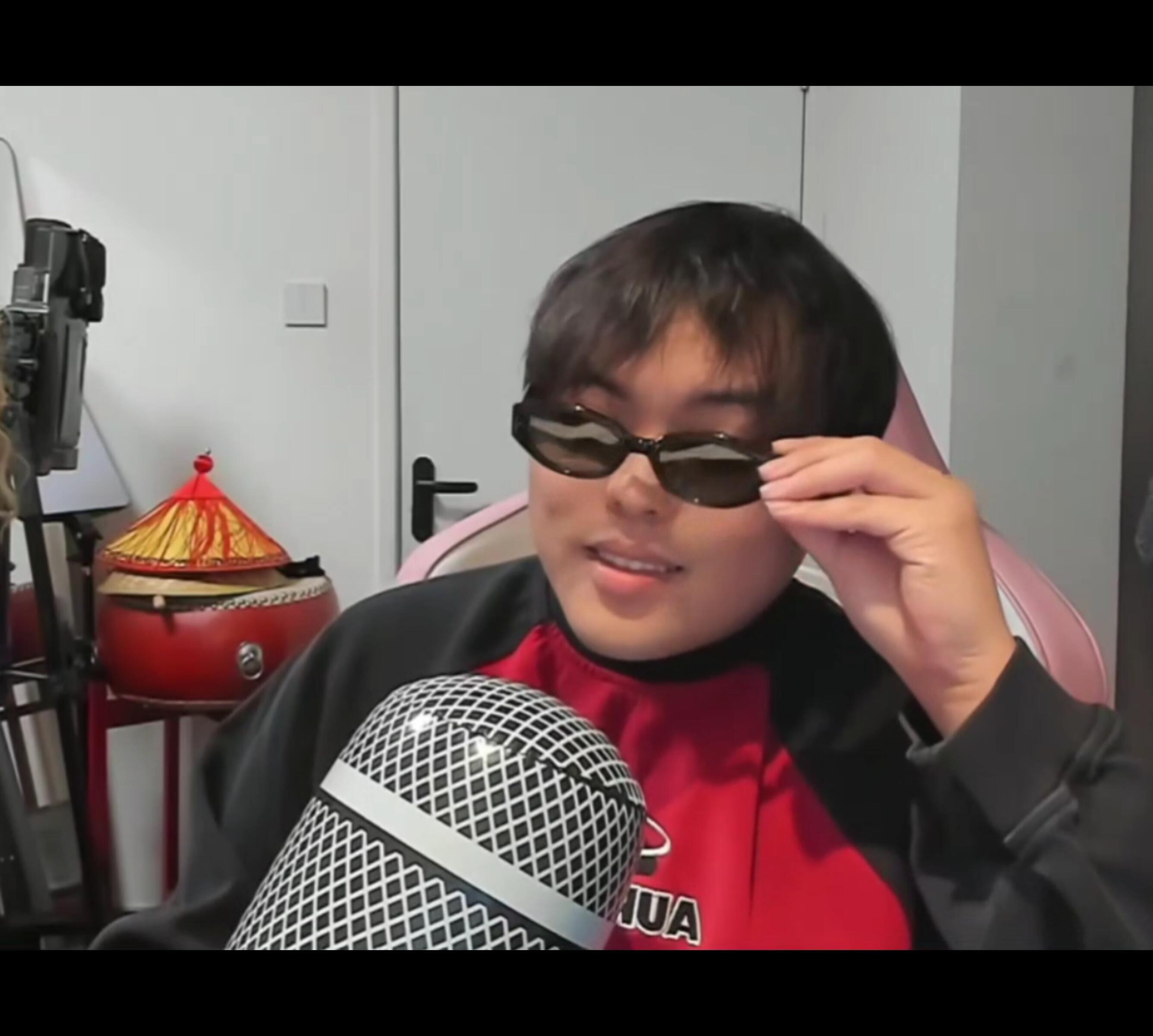 桃黑黑cos的到底是谁桃黑黑的cos对象成谜！铁扇公主？阿鸡瘦？还是张邈？胖蛋放