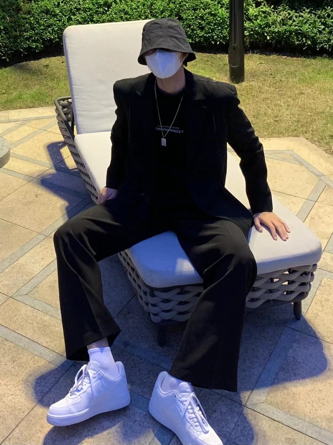 男生变帅的成本有多低[酷]一顶帽子一个口罩我就是帅哥 ​​​