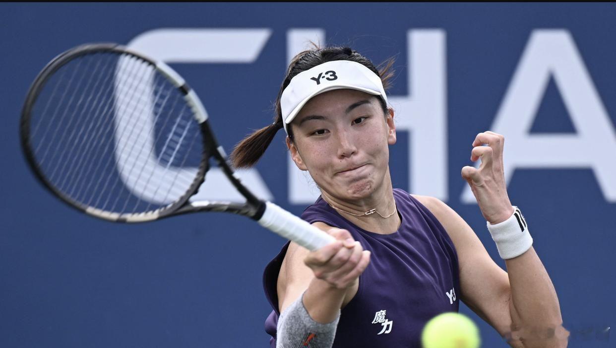 8月19日, 于2026年辛辛那提女单第三轮赛事里, 王欣瑜对阵世界第一萨巴伦卡