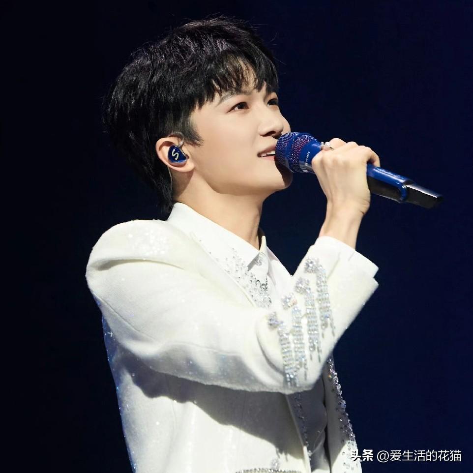 深深的清唱？他哪是在表演唱歌，他是在说话呢，这句话简直是对周深清唱能力最精准的概