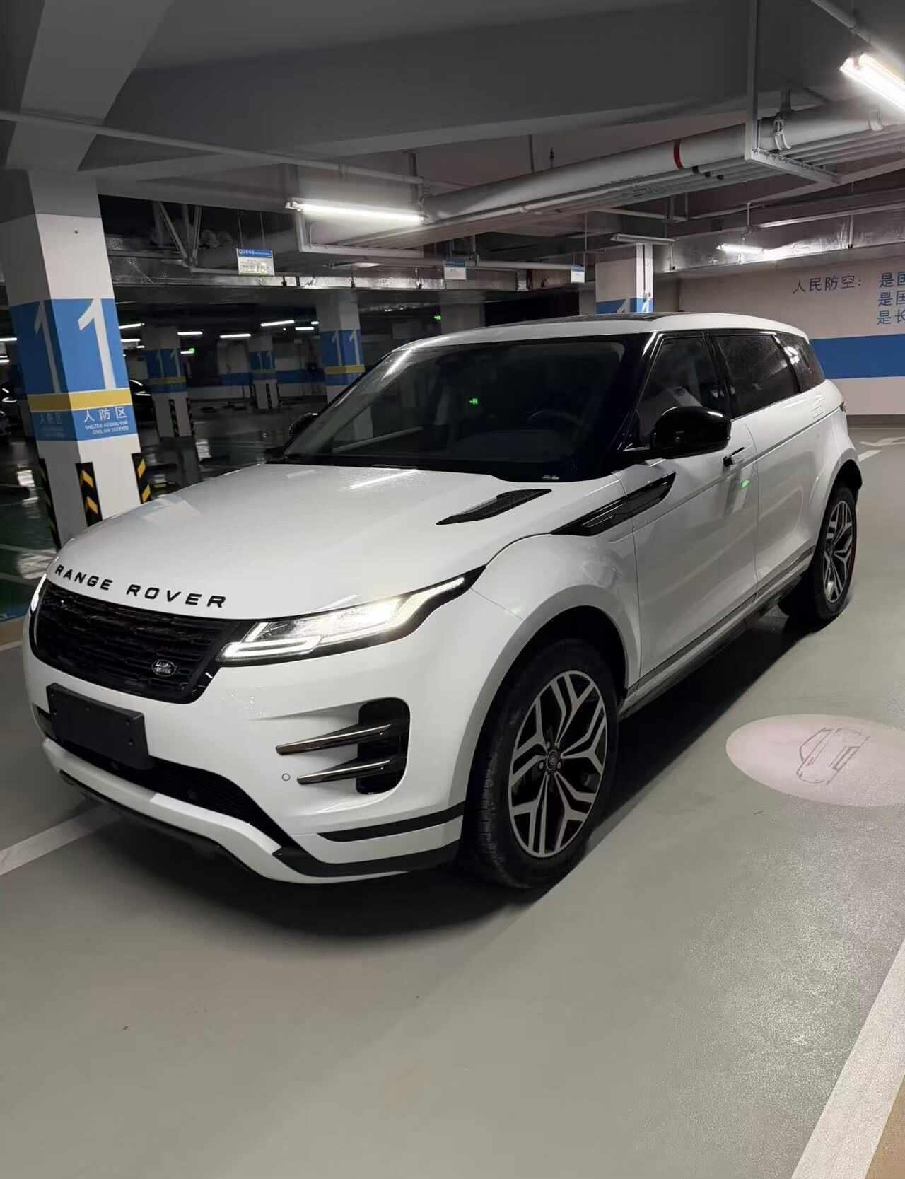 绝版车型：路虎极光se白红 19.x万
26年生产的 3000公里 喜欢的来聊路