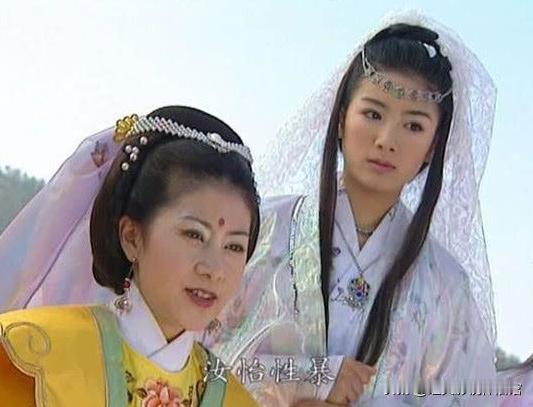 小时候看天香公主扮演王母这段还觉得挺好看，现在看却觉得有点扯，这女驸马都打扮成这