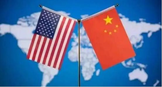 美国现在斗的不是俄罗斯，也不是欧洲，是我们！但相反的是，我们的目标倒不是死磕美国