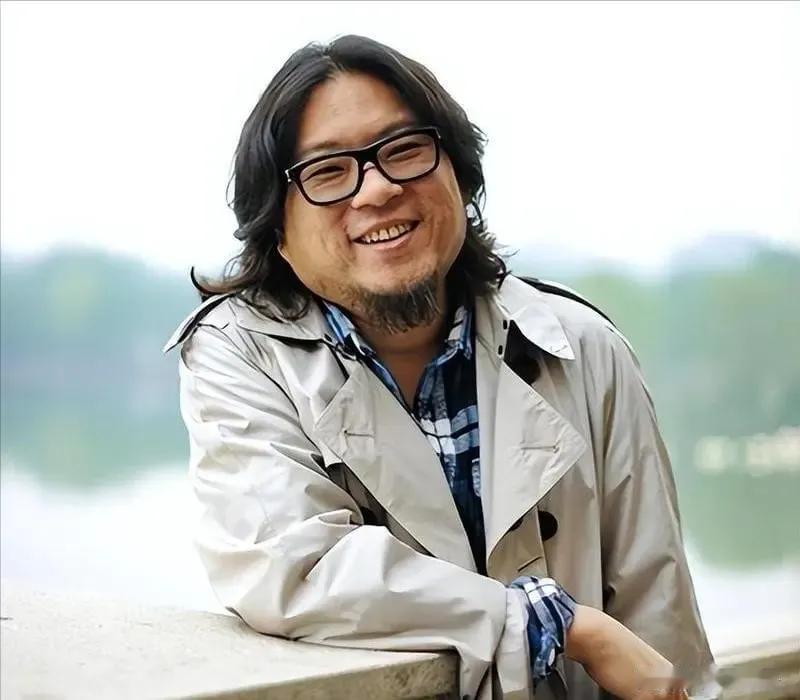 高晓松的没落是中国互联网带来的进步！
不爱民谣音乐，当初还是喜欢高晓松，因为喜欢