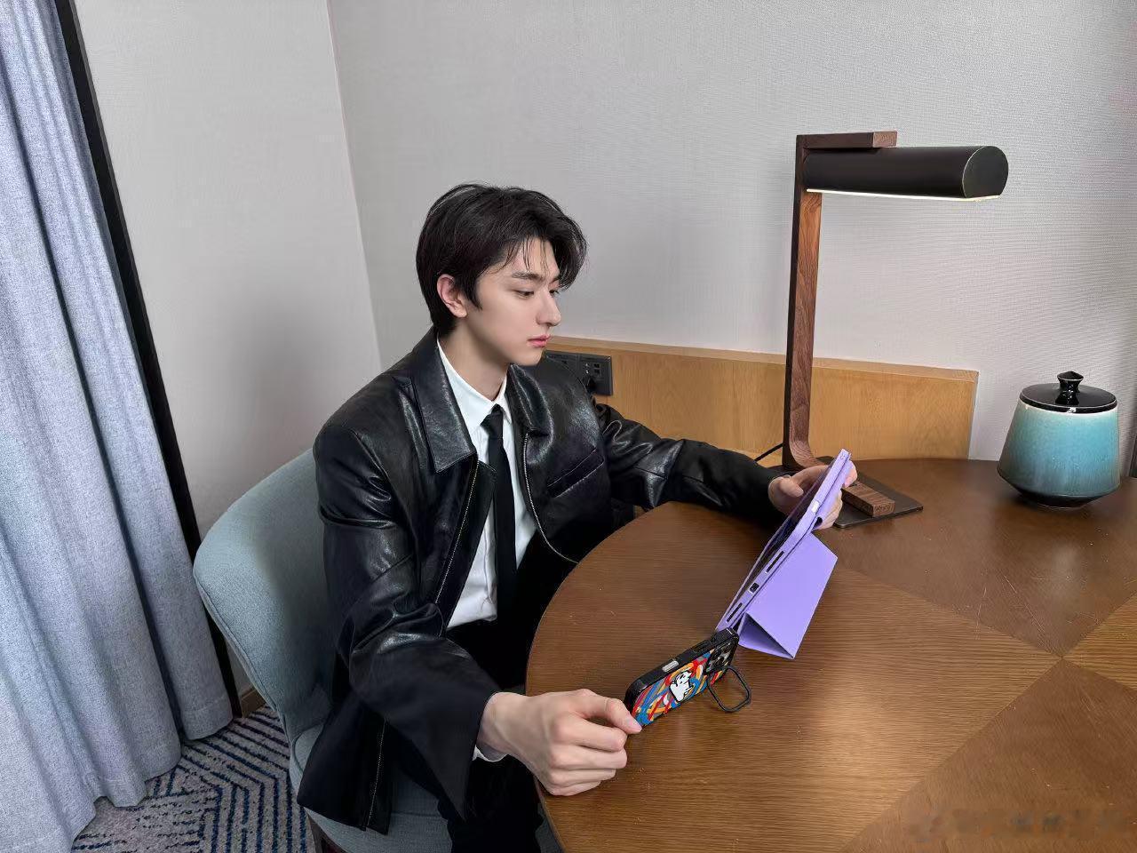 虞书欣林一新剧追剧团伴手礼虞书欣林一追剧团伴手礼 挺好 ​​​